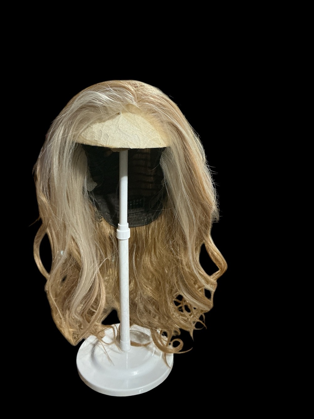 Nels Wigs Gail. Blonde Long Wavy Lace Front Wig - Natural Light Blonde
